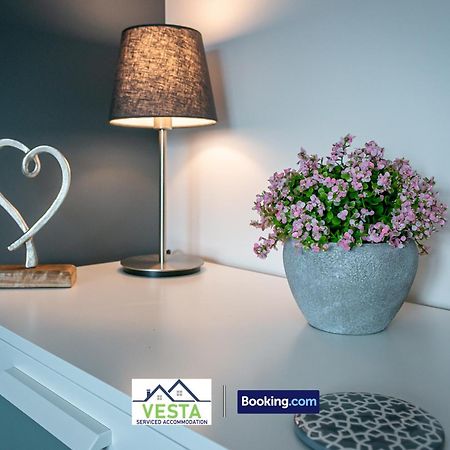 Three Bedroom Apartment By Vesta Serviced Accommodation & Short Lets Hatfield With Free Parking Hatfield (Hertfordshire) Exterior foto