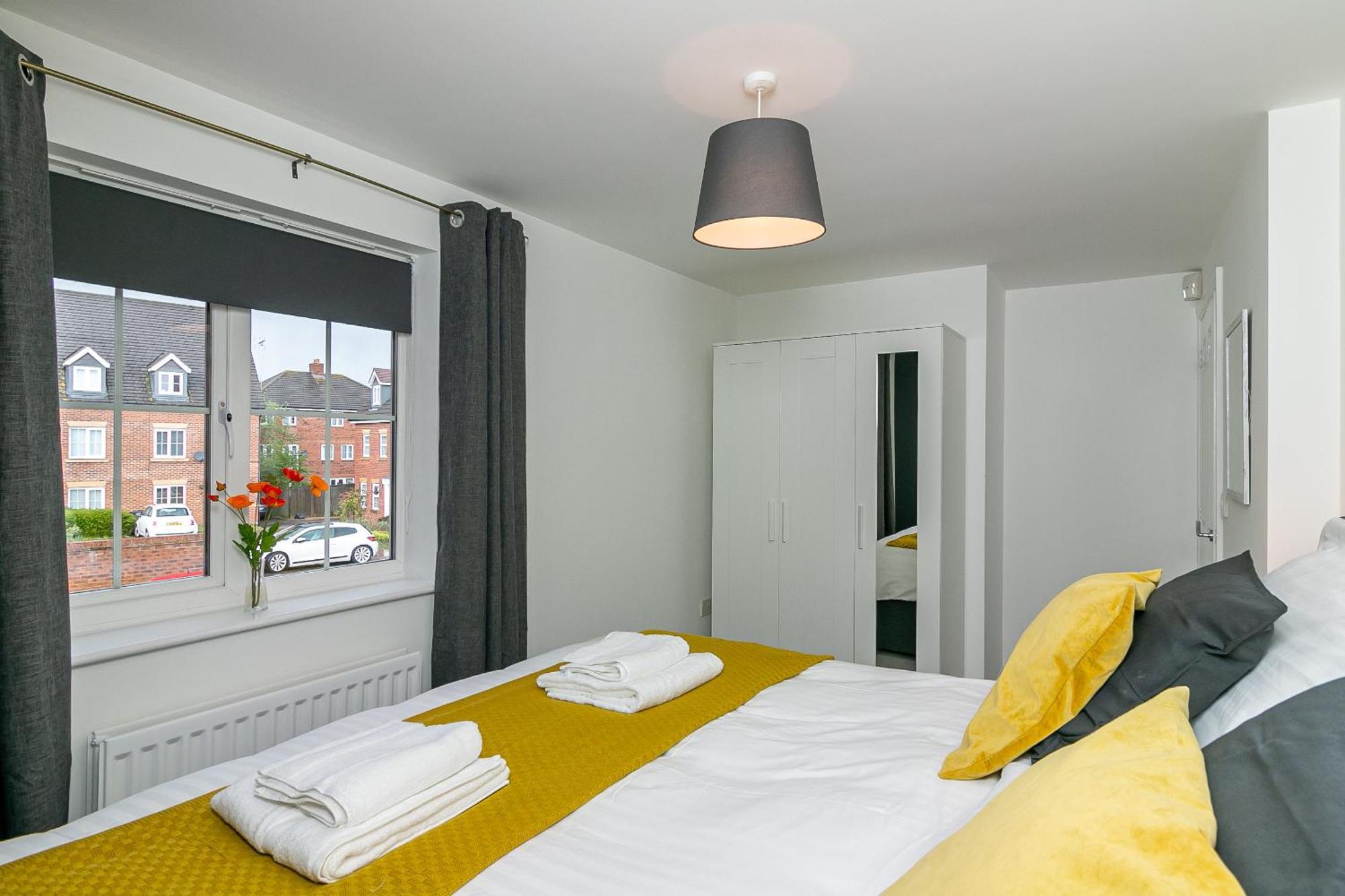 Three Bedroom Apartment By Vesta Serviced Accommodation & Short Lets Hatfield With Free Parking Hatfield (Hertfordshire) Exterior foto
