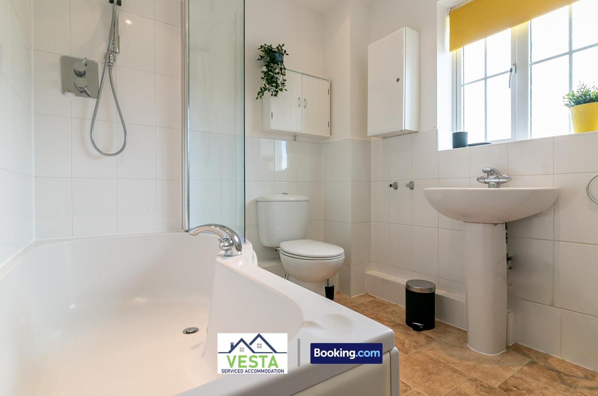 Three Bedroom Apartment By Vesta Serviced Accommodation & Short Lets Hatfield With Free Parking Hatfield (Hertfordshire) Exterior foto