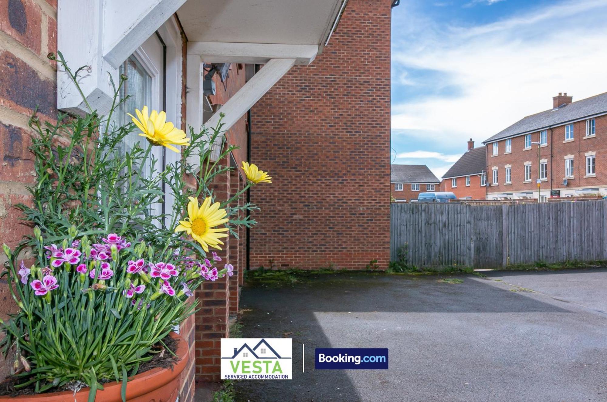 Three Bedroom Apartment By Vesta Serviced Accommodation & Short Lets Hatfield With Free Parking Hatfield (Hertfordshire) Exterior foto