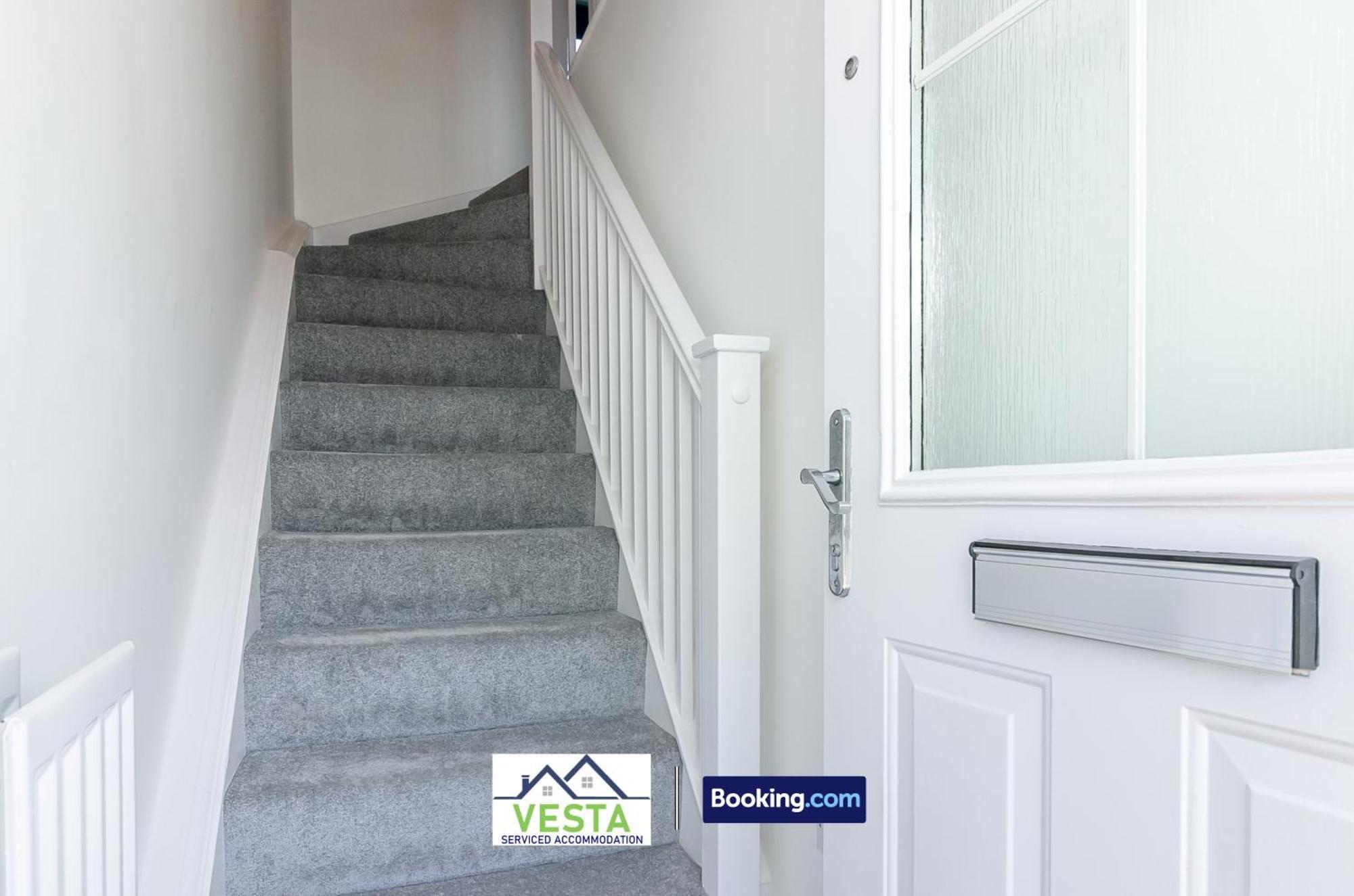 Three Bedroom Apartment By Vesta Serviced Accommodation & Short Lets Hatfield With Free Parking Hatfield (Hertfordshire) Exterior foto
