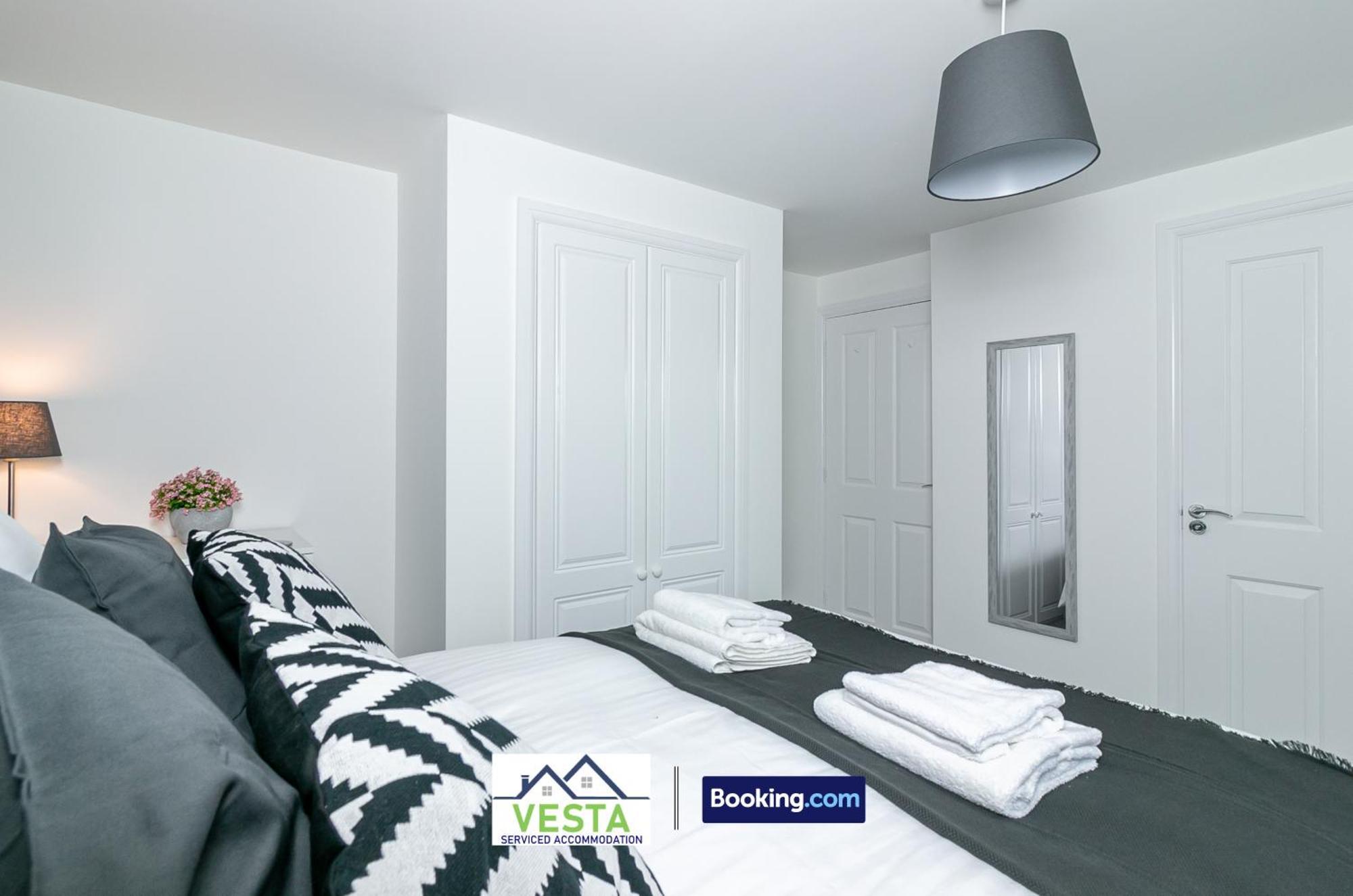 Three Bedroom Apartment By Vesta Serviced Accommodation & Short Lets Hatfield With Free Parking Hatfield (Hertfordshire) Exterior foto