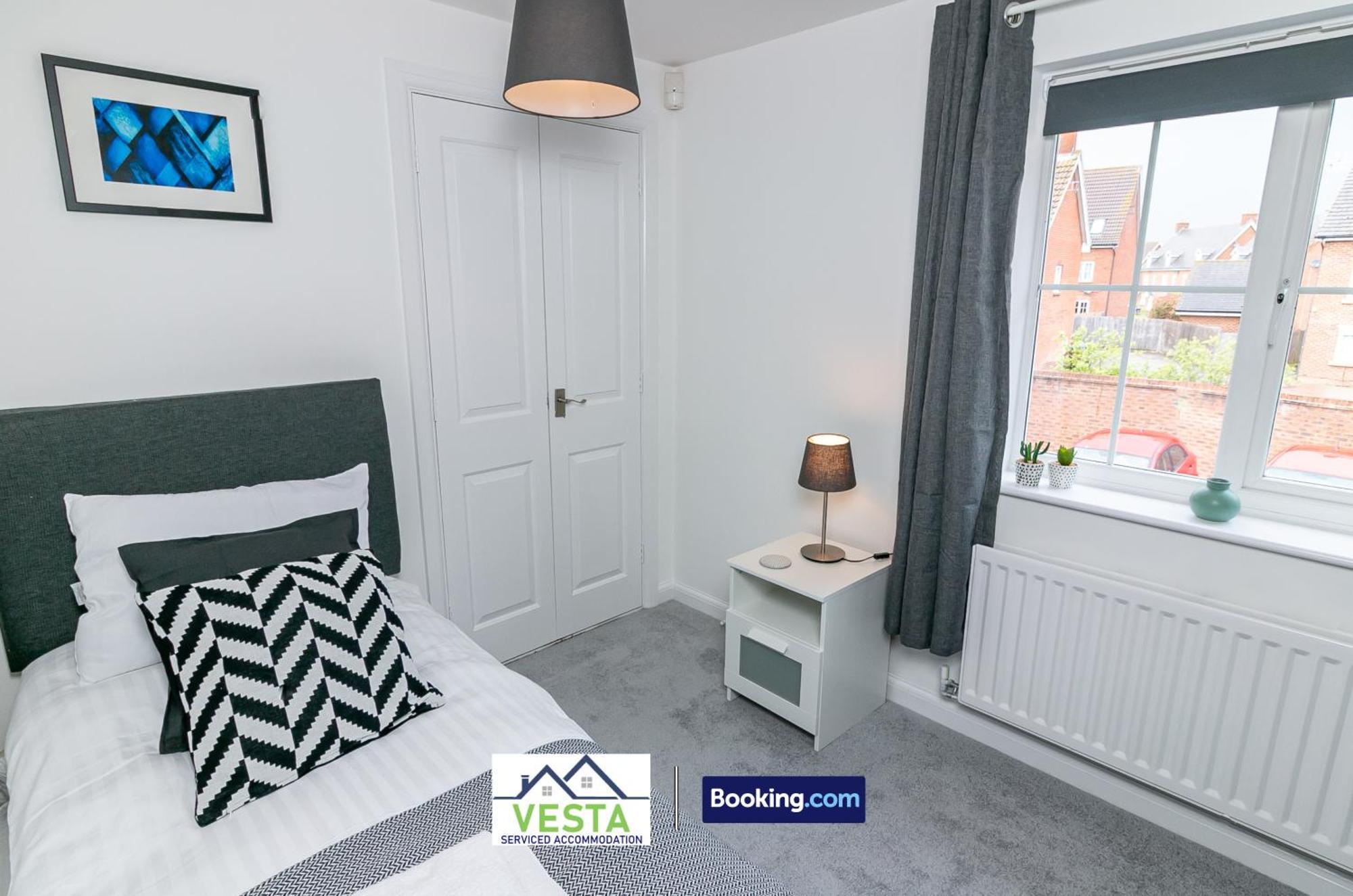 Three Bedroom Apartment By Vesta Serviced Accommodation & Short Lets Hatfield With Free Parking Hatfield (Hertfordshire) Exterior foto
