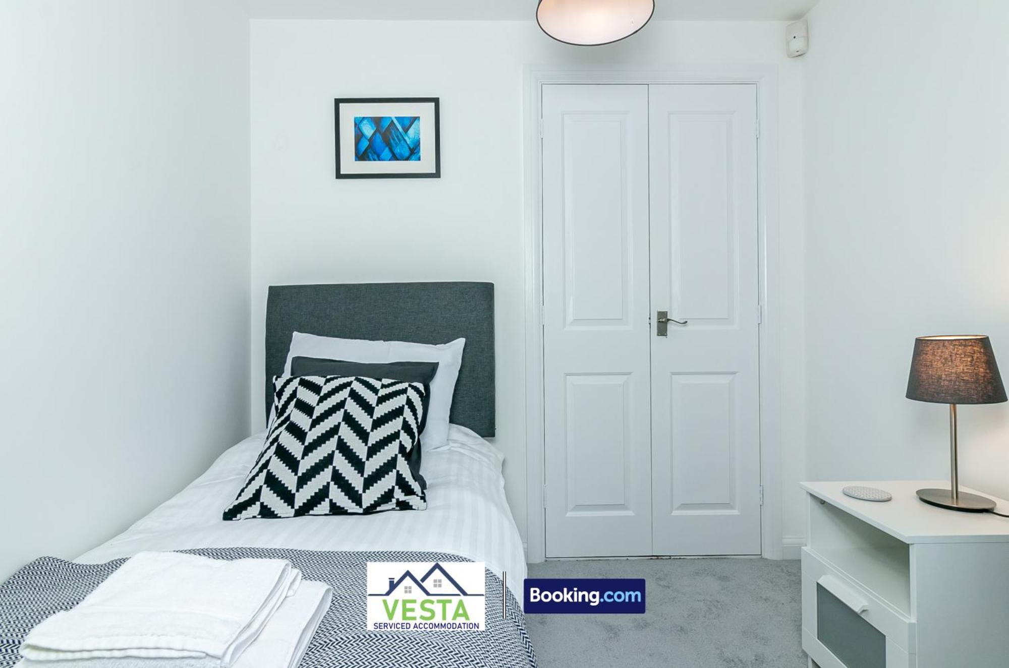 Three Bedroom Apartment By Vesta Serviced Accommodation & Short Lets Hatfield With Free Parking Hatfield (Hertfordshire) Exterior foto